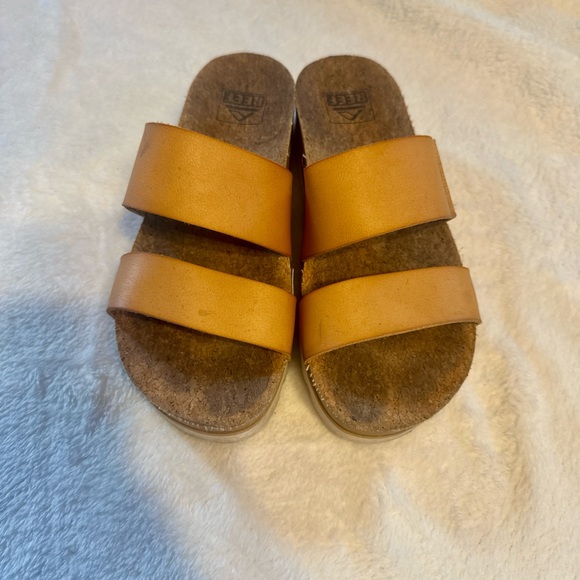 Reef Tan Women's Sandals - Picture 1 of 1